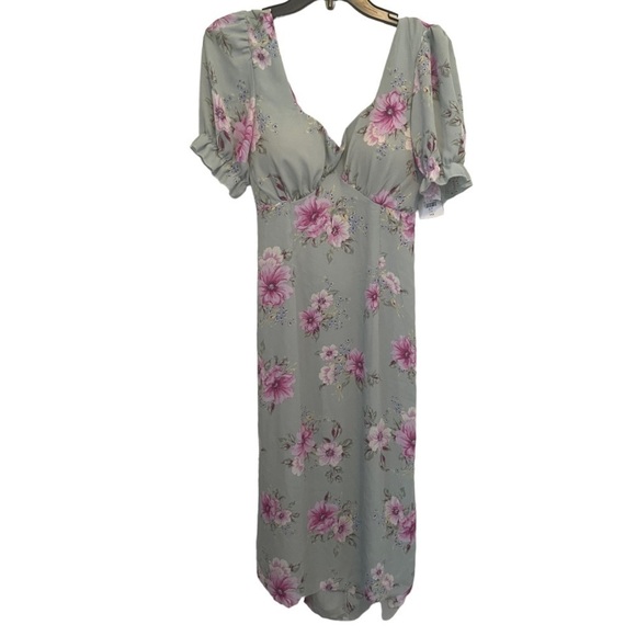 kenedik Dresses & Skirts - KENEDIK floral short sleeve dress